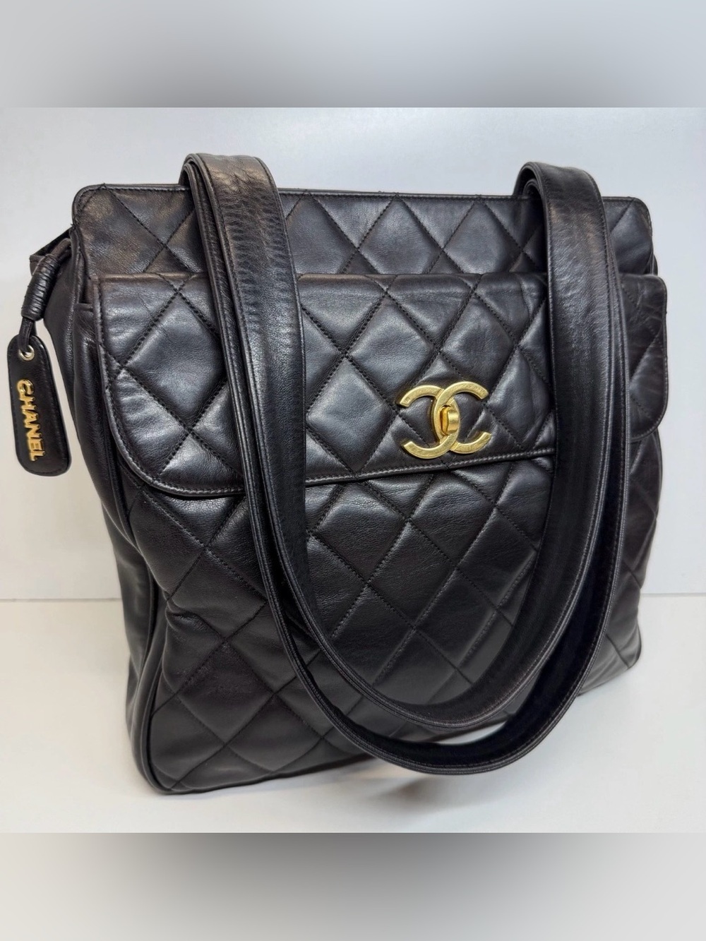 CHANEL‎ Black Quilted Shoulder Bag with Gold CC Hardware